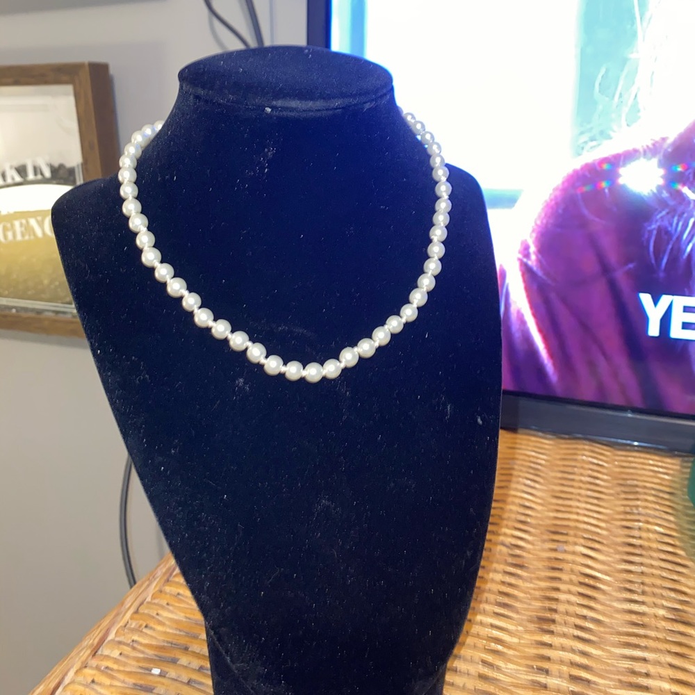 pearl necklace